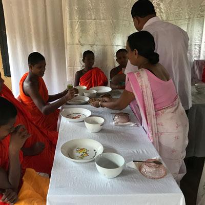 2018 පාසලේ පැවැත්වූ දානය